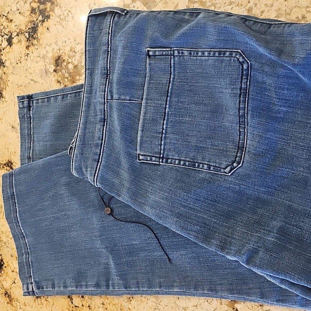 NYDJ, New Peralta Straight Ankle Jeans in 16 - Med Wash - Picture 5 of 5